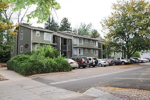 630 S Sherwood St #24 — Photo 7