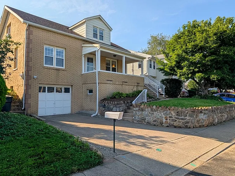 28 Hillside Ave — Photo 2