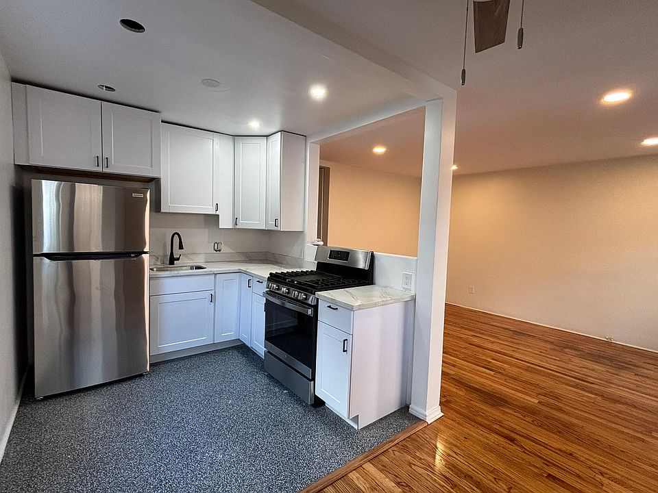 1st image of 4941 Saratoga Ave #4943