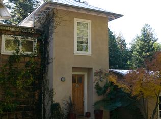 8 Comstock Ln, Santa Cruz, CA 95060