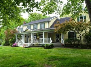 40 Berkshire Park Dr, Bentleyville, OH