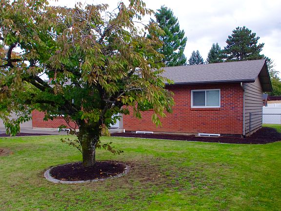 2nd image of 10415 NW Lakeshore Ave