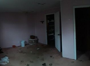 203 W Cooper St, Colfax, IL 61728