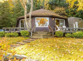 1205 E South Shore Dr, Frankfort, MI 49635