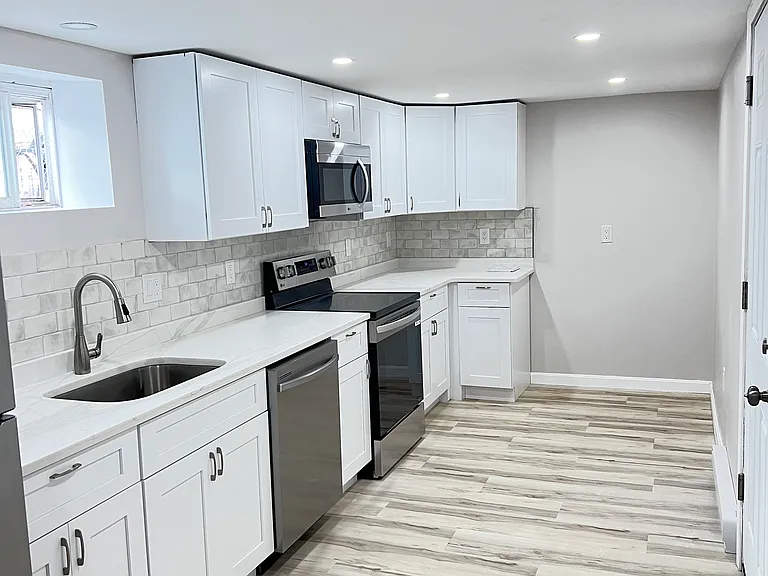 28 McMillen St — Photo 2
