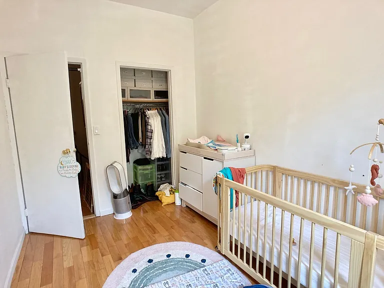 684 De Graw St #1 — Photo 9