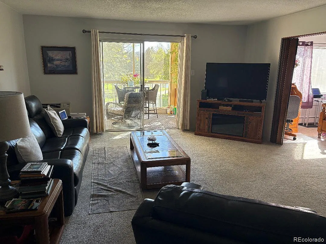 2 bed, 2.0 bath, 1200 sqft, $1,750 — Photo 4