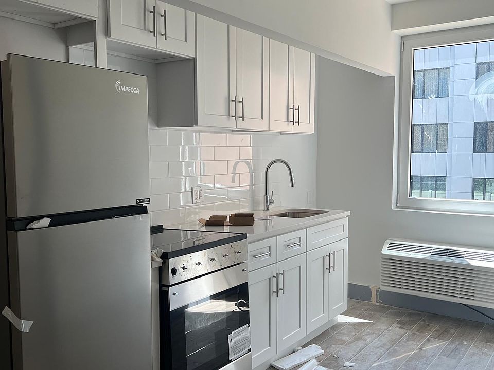 1st image of 1143 Hoe Ave #2E