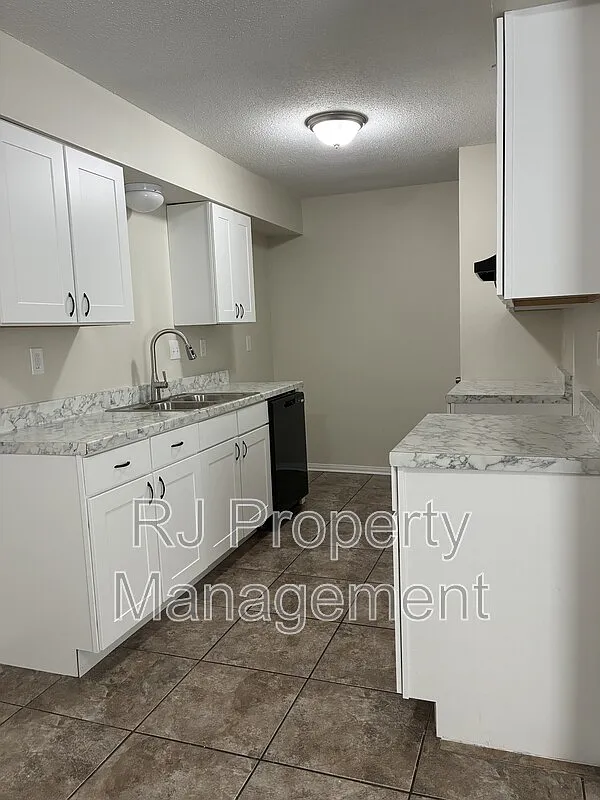 3 bed, 2.0 bath, 1347 sqft, $1,250 — Photo 4