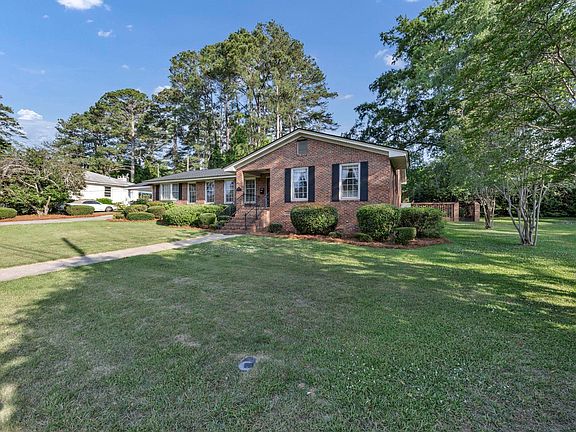 2nd image of 1605 Circle Dr