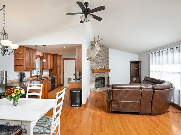 2nd image of 261 Valley Grove Dr