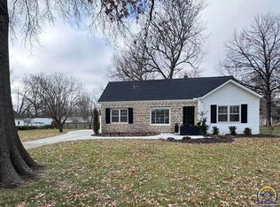 1915 SW High Ave, Topeka, KS 66604