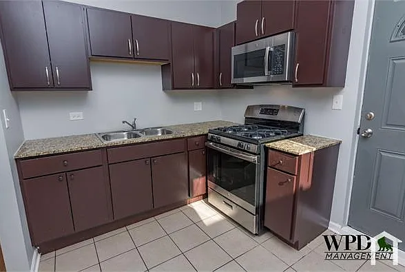 2 bed, $1,686 — Photo 2