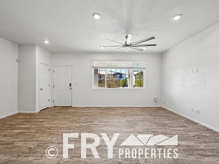 21061 E 60th Ave — Photo 5