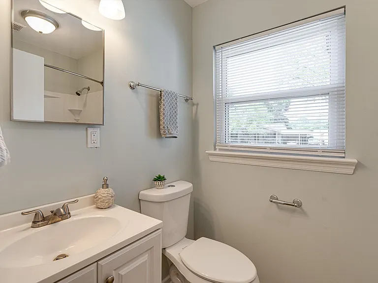 3810 Memphis Dr — Photo 12