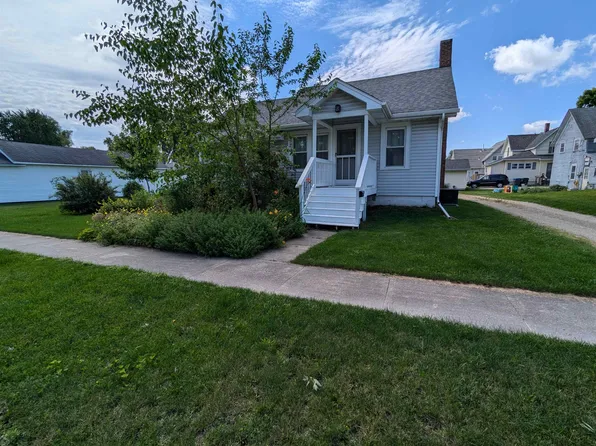 327 Avon St, New London, WI 54961