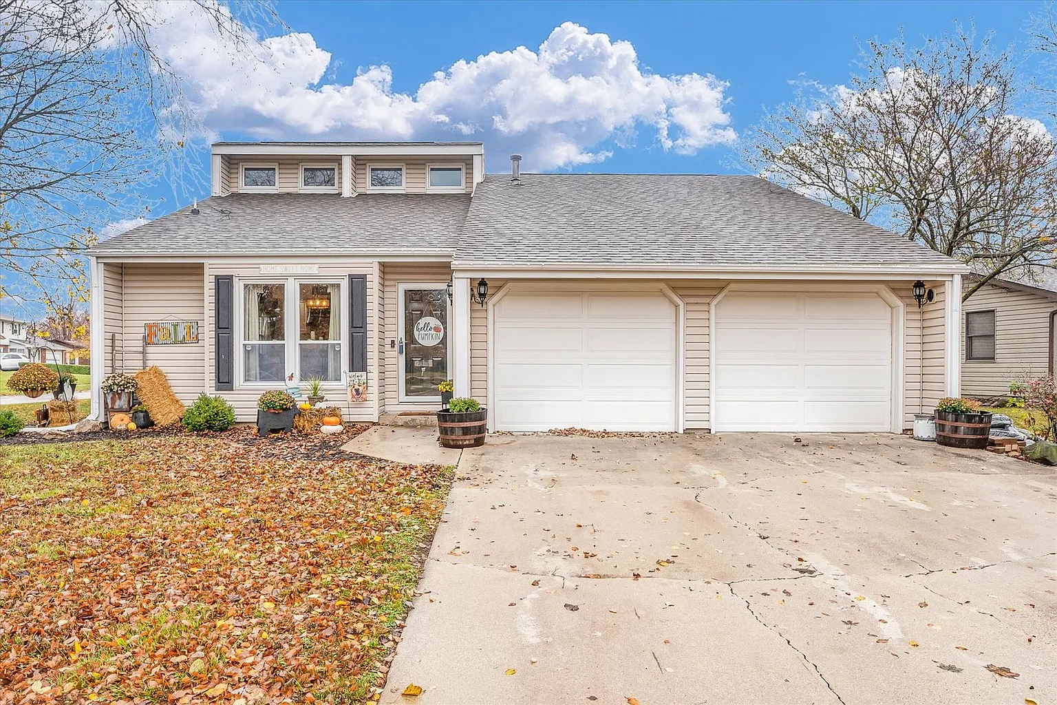 1016 Lancaster Dr photo 1