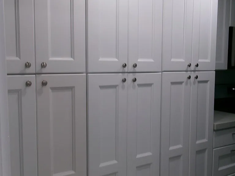 6 Storage cabinets