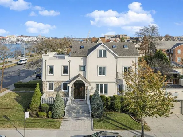 105 Kensington St, Brooklyn, NY 11235