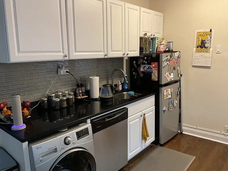 646 1/2 W Roscoe St #3N — Photo 5