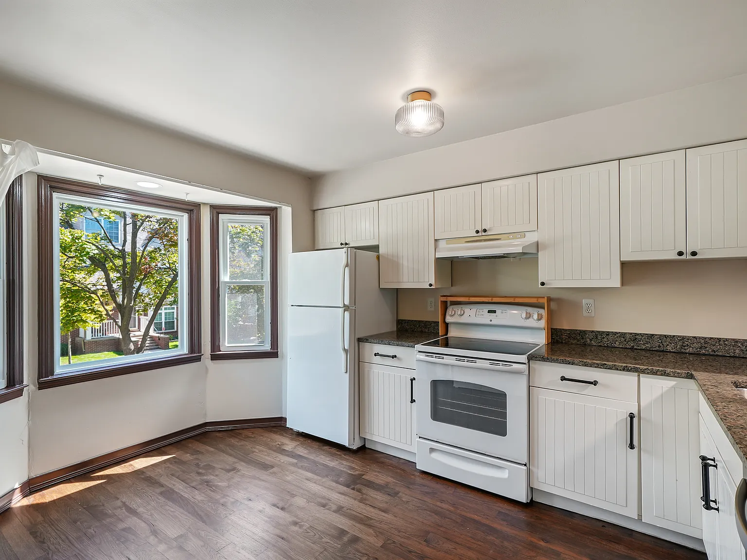 2 bed, 2.5 bath, 1577 sqft, $2,300 — Photo 3