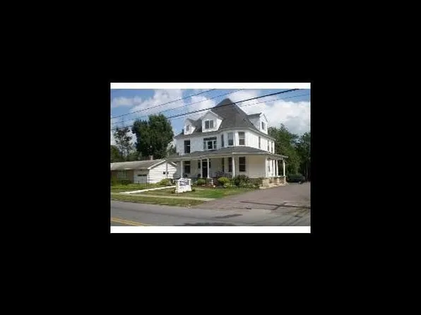 1813 Main St, Blakely, PA 18447