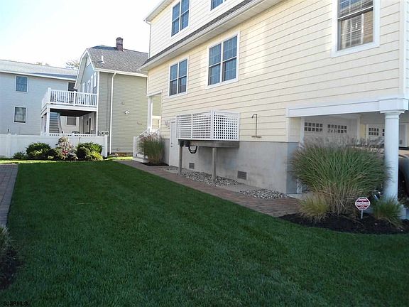 3rd image of 1-3 W 12th St #1