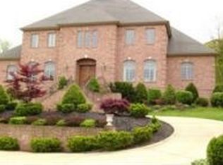 105 Thousand Oaks Dr, Pittsburgh, PA 15241