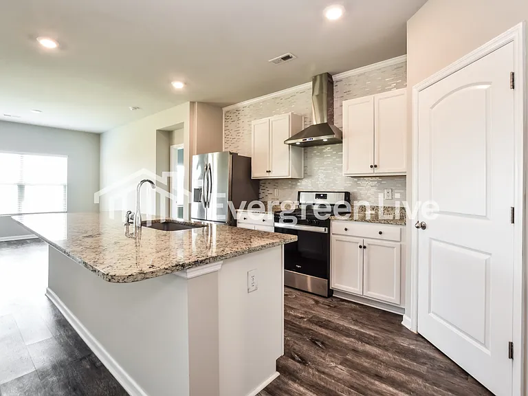 127 Rolling Green Dr — Photo 6