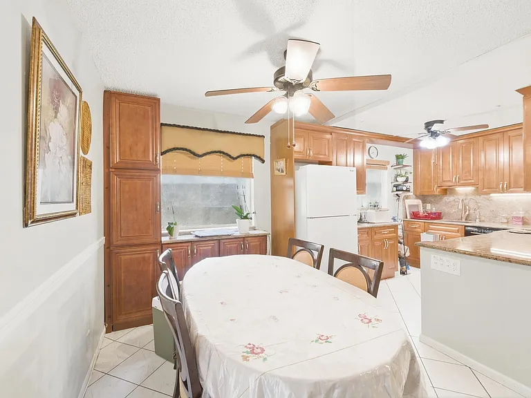 52 Saxony Cir #52-B — Photo 48