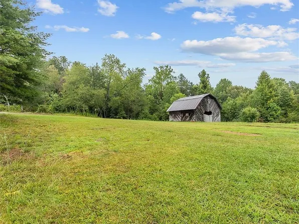 381 McKay Rd, Lakemont, GA 30552