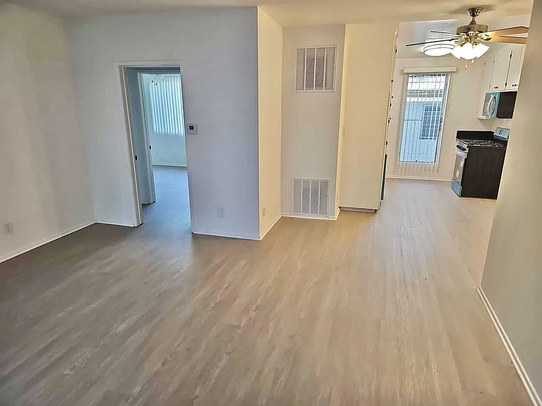 Fruitland Dr — Photo 6