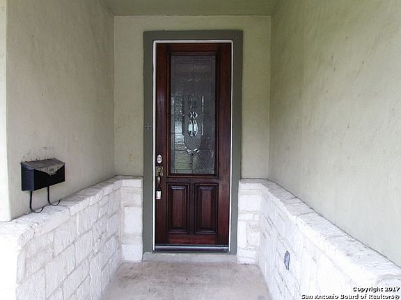 3rd image of 2609 W Mistletoe Ave
