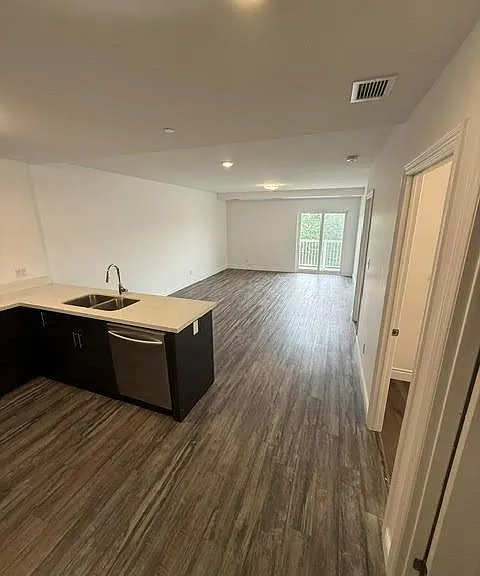 1675 Banwell Rd #304 — Photo 3