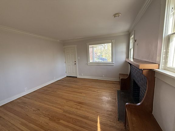 4th image of 966 S Denver St