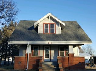 310 SE Sycamore Ave, Earlham, IA 50072