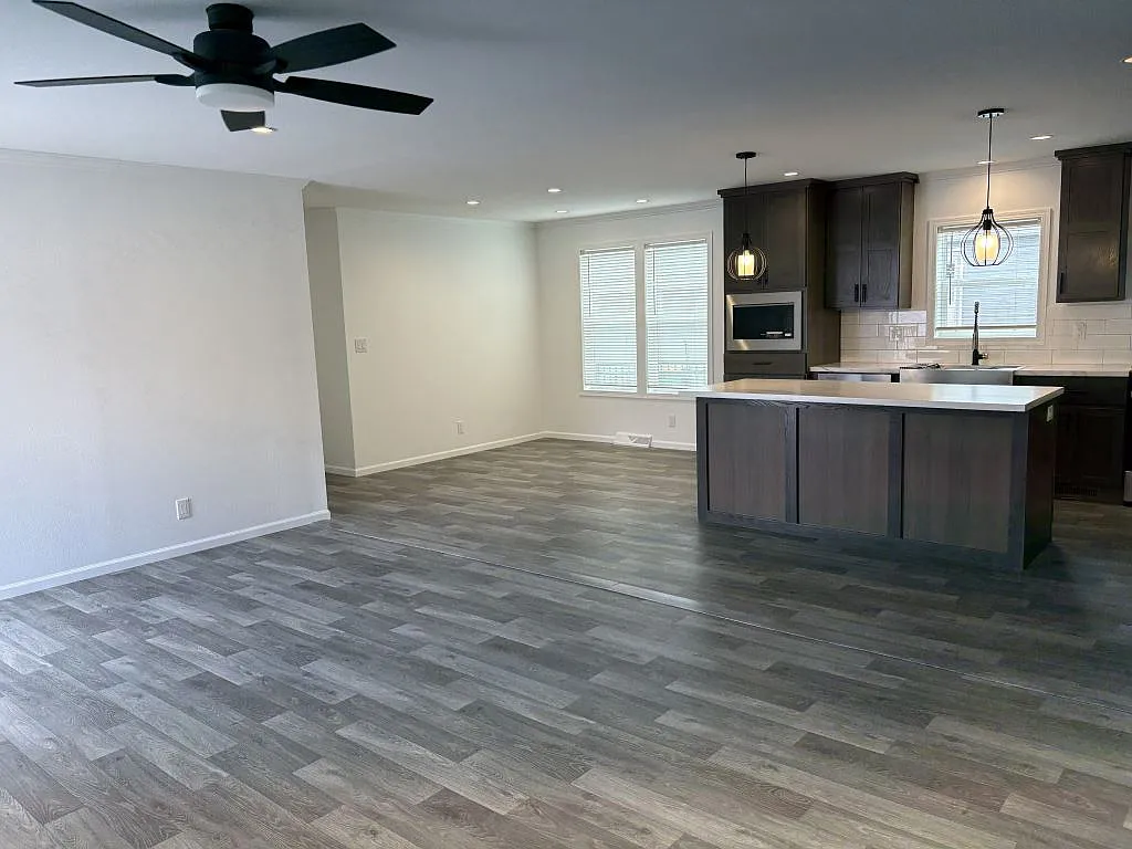 4 bed, 2.0 bath, 1564 sqft, $2,175 — Photo 3