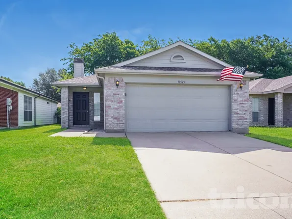 10525 Flamewood Dr, Fort Worth, TX 76140