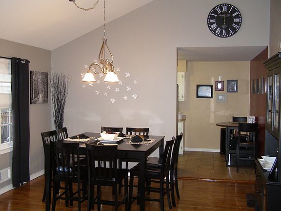 Dining room.