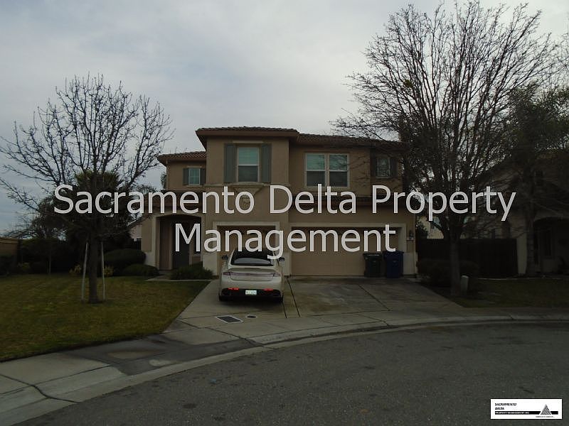 1st image of 34 Skarda Ct