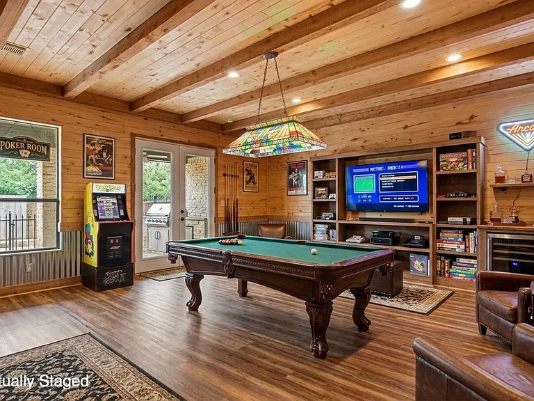 15569 Crown Oaks Dr — Photo 36