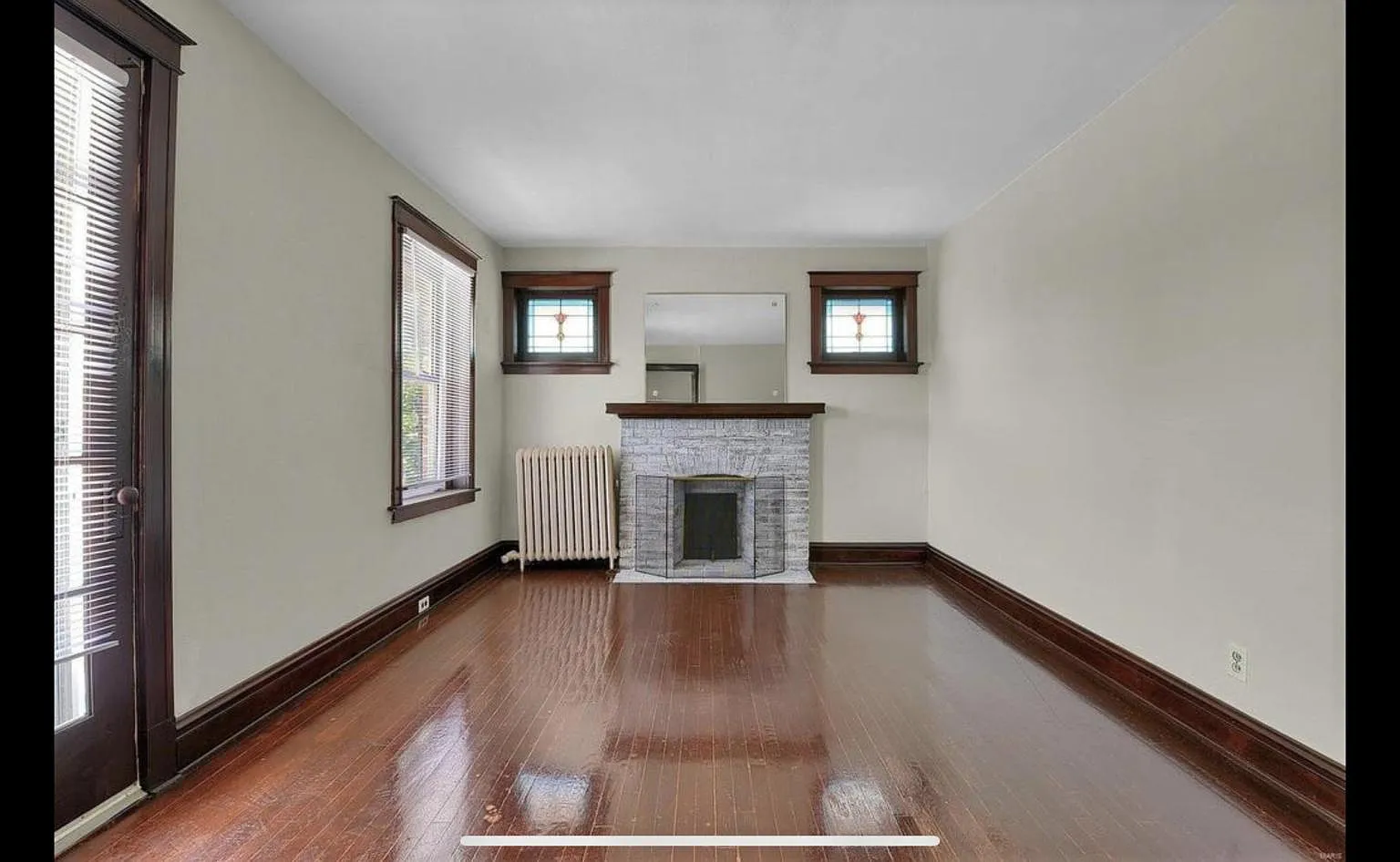 5067 Winona Ave — Photo 3