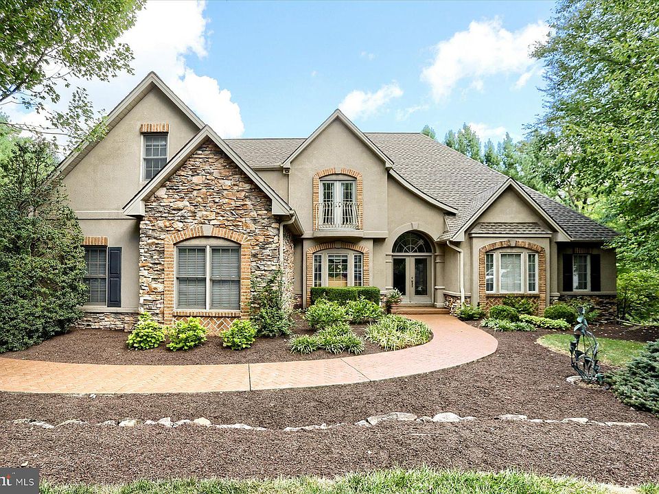 1st image of 21 Westwind Dr