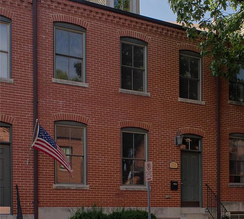 1st image of 2225 Menard St