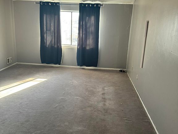 5th image of 630 Ramona Ave