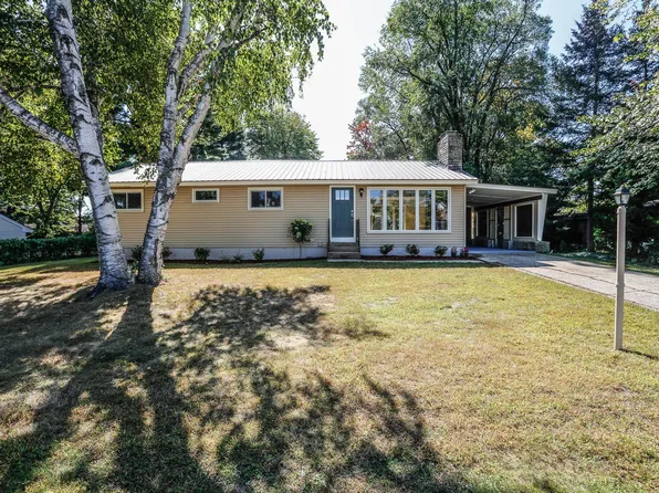 5 Park Drive, Bedford, NH 03110