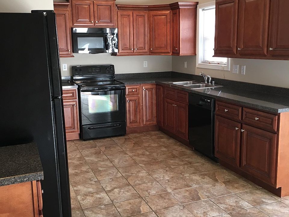 1st image of 923 McClanahan Ln
