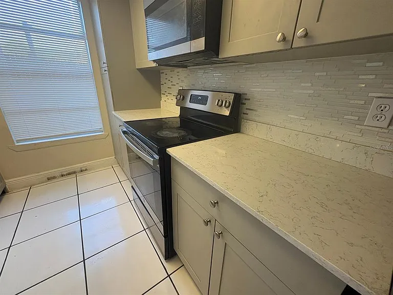 4033 Henley Rd #1707 — Photo 36
