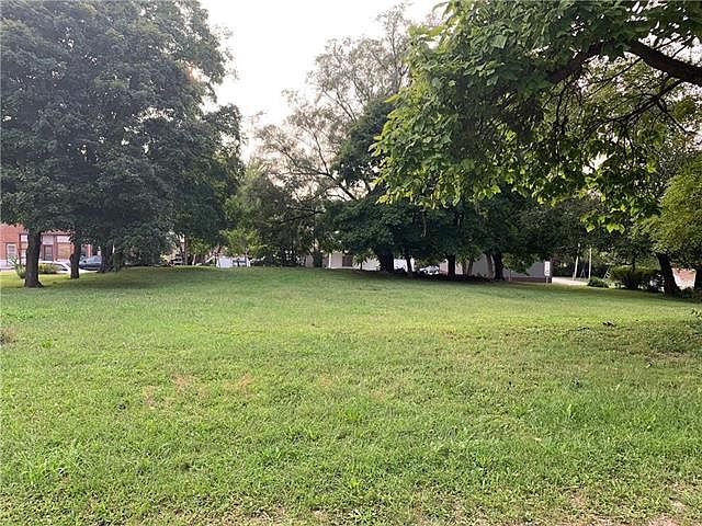 2nd image of 305 Main St