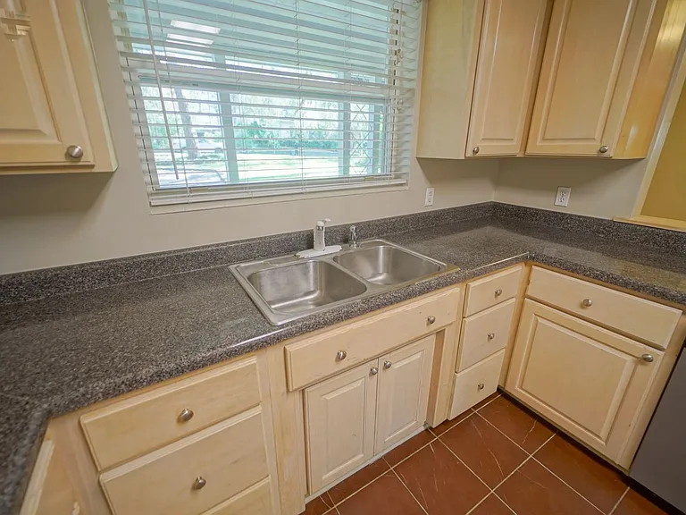 1804 Skyland Dr — Photo 14